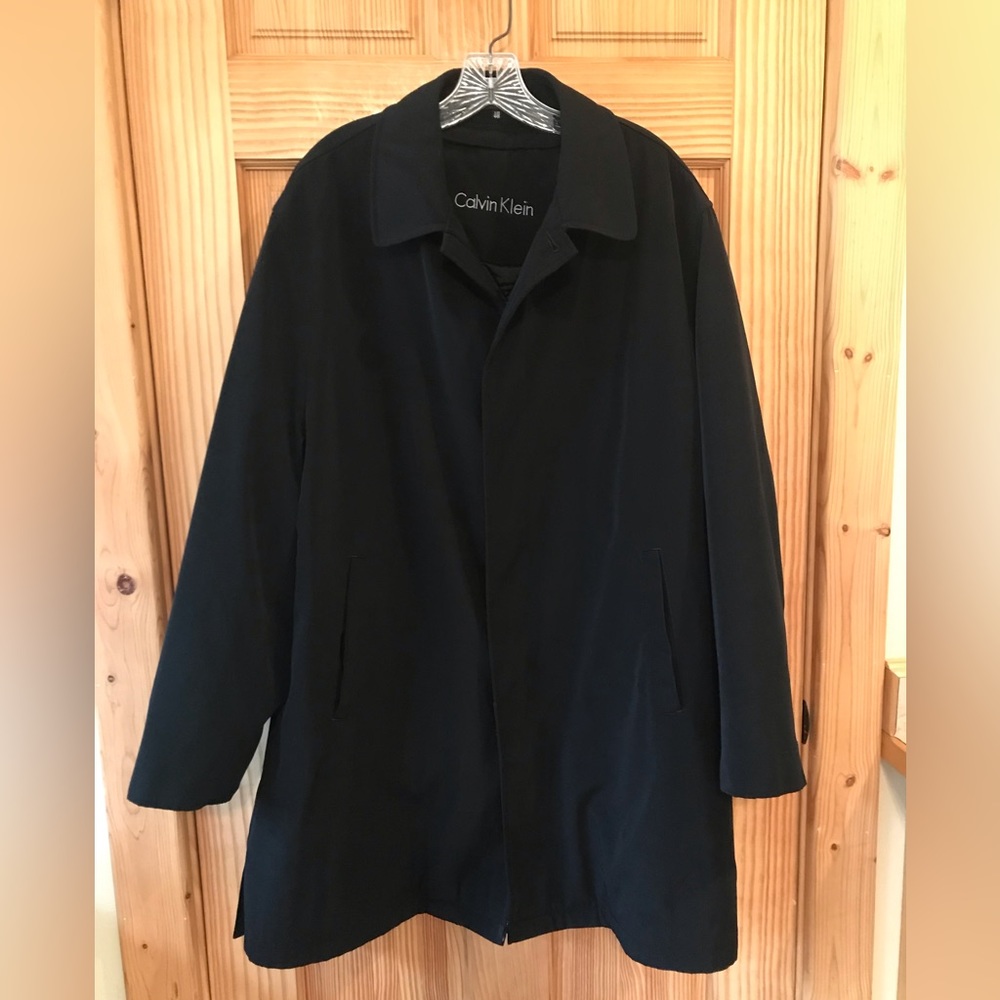 Calvin Klein Mens overcoat 44R classic Wear over sport jacket. Black rain
